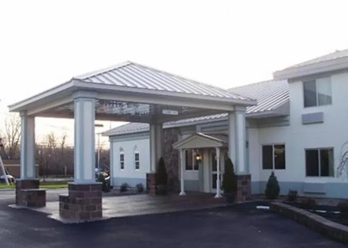 Travelodge By Wyndham Watertown