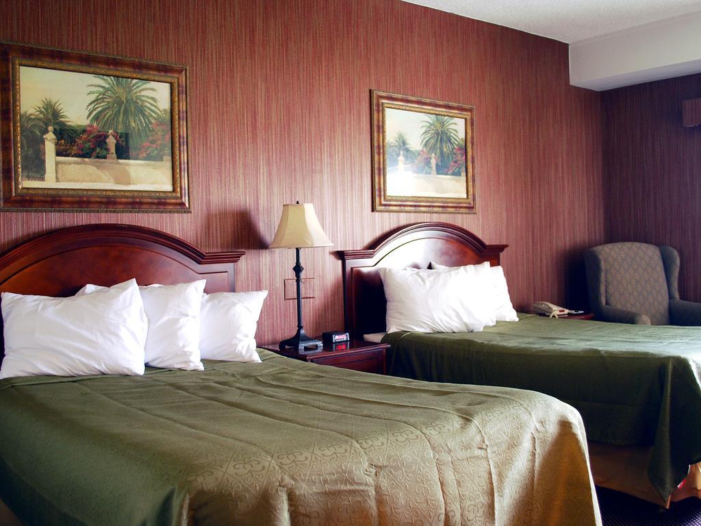 Travelodge By Wyndham Watertown